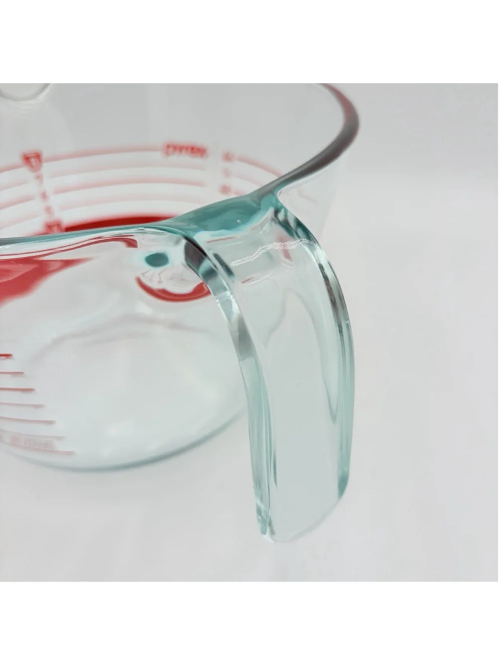 VTG Pyrex 8 Cup 2 Qt 2000mL Glass Measuring Batter Bowl Red Made USA